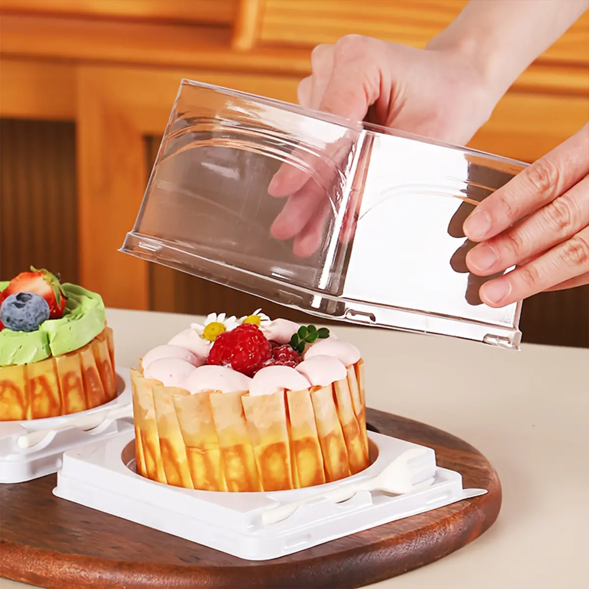 4in Plastic Mini Cake Box with Fork, Transparent Disposable Cake Container, Ideal for Restaurants, Parties, Picnics, Dessert Packaging