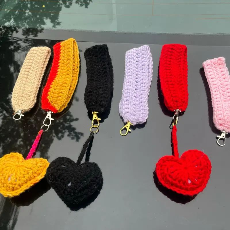 Crochet wristlet
