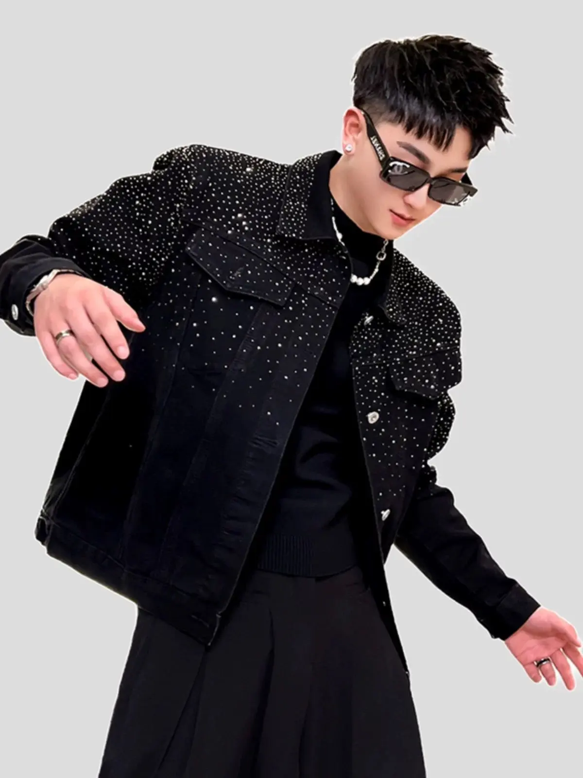 Men's American-Style Denim Jacket - Premium Edgy-Cool Menswear Coats, Heavy-Duty Craftsmanship, Sparkling Rhinestone Embellishments, Light Luxury Streetwear (Ideal for Stylists)