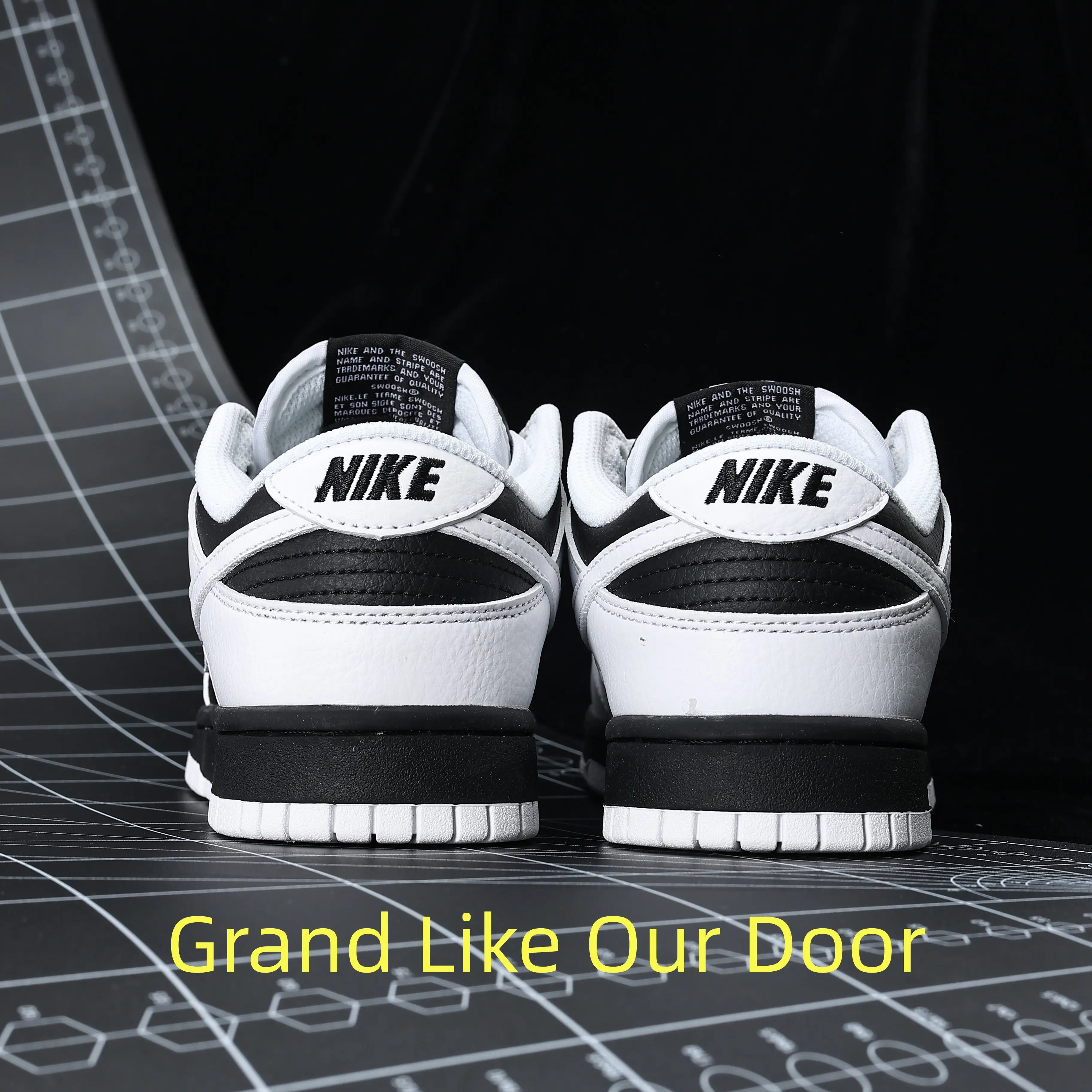 Brand New Panda Black White Contrast Low Top Retro Skate Sneakers, Ultra Breathable Light Smooth Leather, Rubber Anti-slip Wear-resistant Outsole for Daily Street & Casual Wear, Brand New With Original Shoe Box