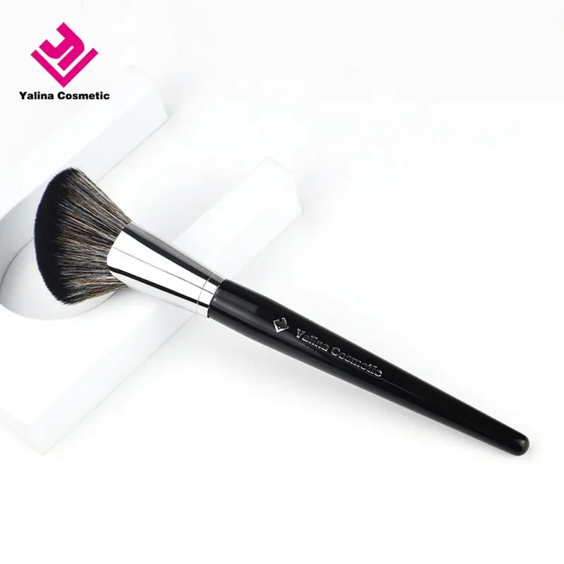 Large Angled Ultimate Contour Brush Crescent Shape Blush Brush Powder Bronzer Brush Bronzing Brush Professional Side Angle Shadow Brush Single Fan Makeup Brush for Face Cheek Sculpting Cosmetic Brush