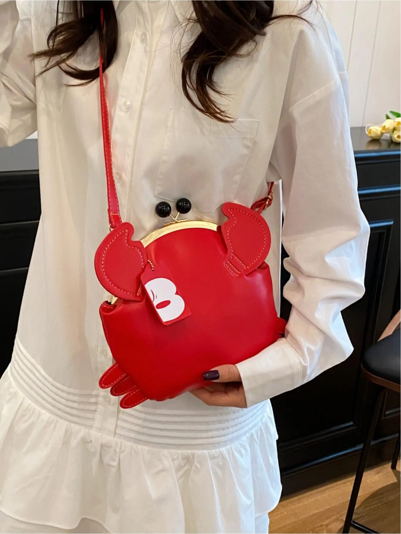 Women's Cute Crab Design Crossbody Bag, Fashionable Chain Strap Shoulder Bag for Daily Used, Casual Trendy Versatile High-quality Daily Commuting Bag