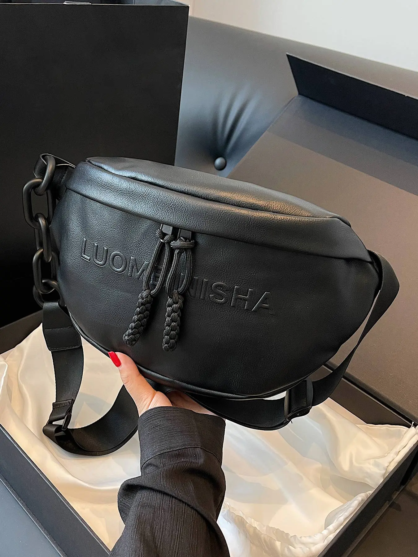 Personalized woven zipper design waist bag, niche letter embossed adjustable shoulder strap chest bag crossbody bag, versatile, suitable for daily travel, shopping, etc., Casual Bum Bag, Zipper Belt Bag, Zipper Fanny Pack, Waist Packs, Waist Pouch