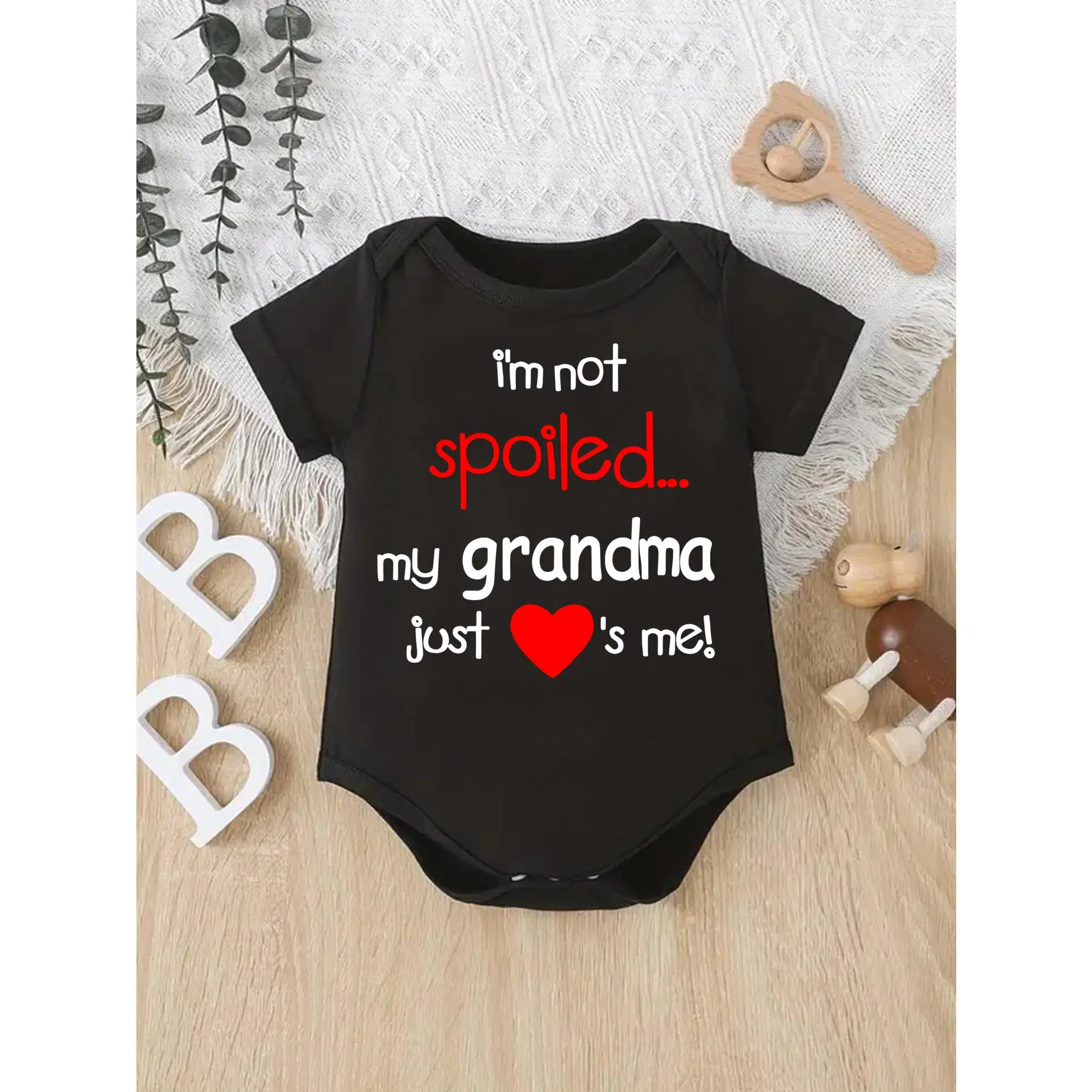 Baby Bodysuit - 'Grandma Loves Me' Printed Short-Sleeve Onesie, Soft Cotton-Elastane Blend, Tagless Design, Strong Snaps