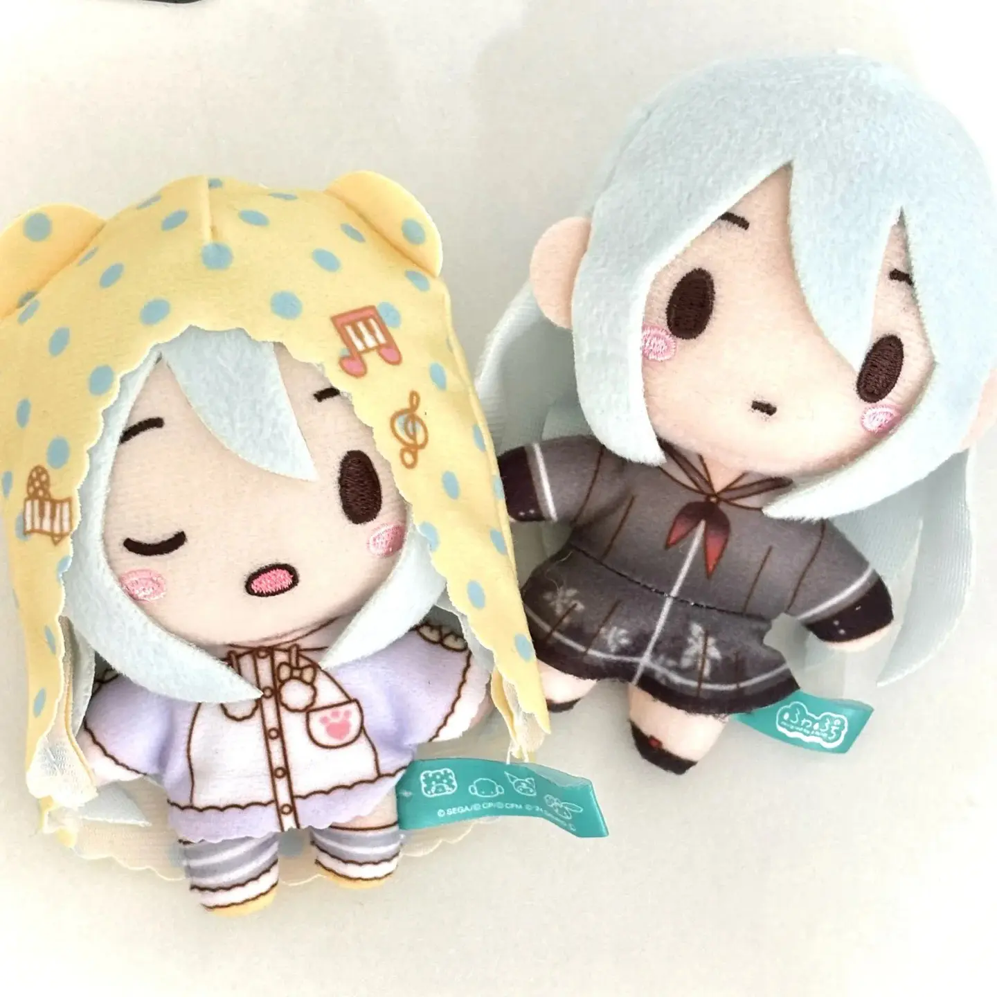 Project Sekai Yoisaki Kanade Plush Keychain – Kawaii Pyjamas Stuffed Doll, Cute Backpack Pendant Gift