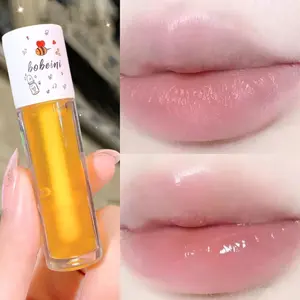 Three colors of lip oil, moisturizing and anti-cracking, lip protection, plumping and moisturizing, clear water lip oil, hydrating, fine, shiny and transparent effect, nourishing and protecting the luster of the lips, creating a natural and lustrous