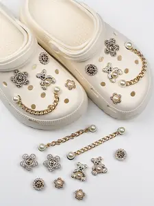 10pcs Cute Bear & Faux Pearl & Rhinestone Design Shoes Decorations, Casual Shoes Decorations For Clogs Design, Holiday Shoe Accessories for women & girls, Shoe Charms, Shoe Charm Set, Decorative Shoe Accessories