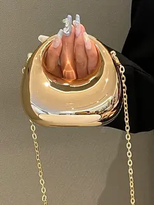 Fashionable Women's Crossbody Bag, Chain Strap Crossbody, Metal Chain Design, Solid Color, Small Size, Suitable for Commuting and Shopping, Holds Lipstick and Headphones