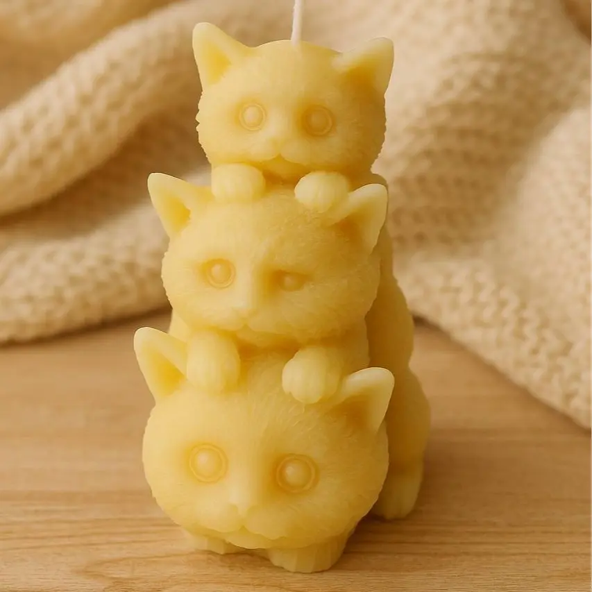 Cute Kitty Candle – Natural Handmade Beeswax Candle for Cozy Home Decor, Cat Lover Gift, Aesthetic Room, Organic Wax, Cottagecore Style
