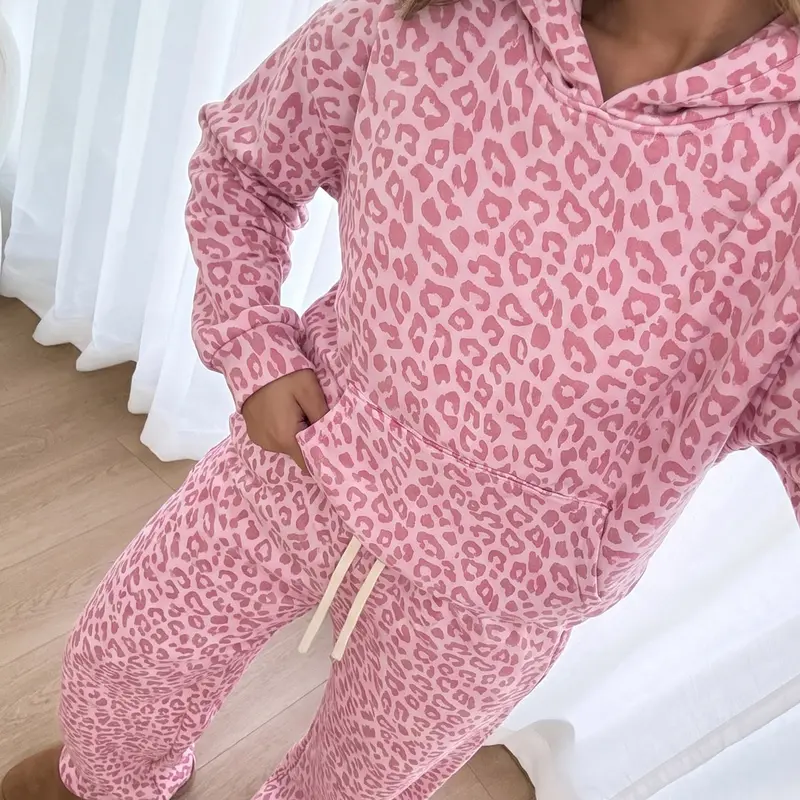 Women’s new fashionable leopard-print two-piece loungewear set, long-sleeve hooded sweatshirt and drawstring casual pants, sports set for autumn/winter everyday wear