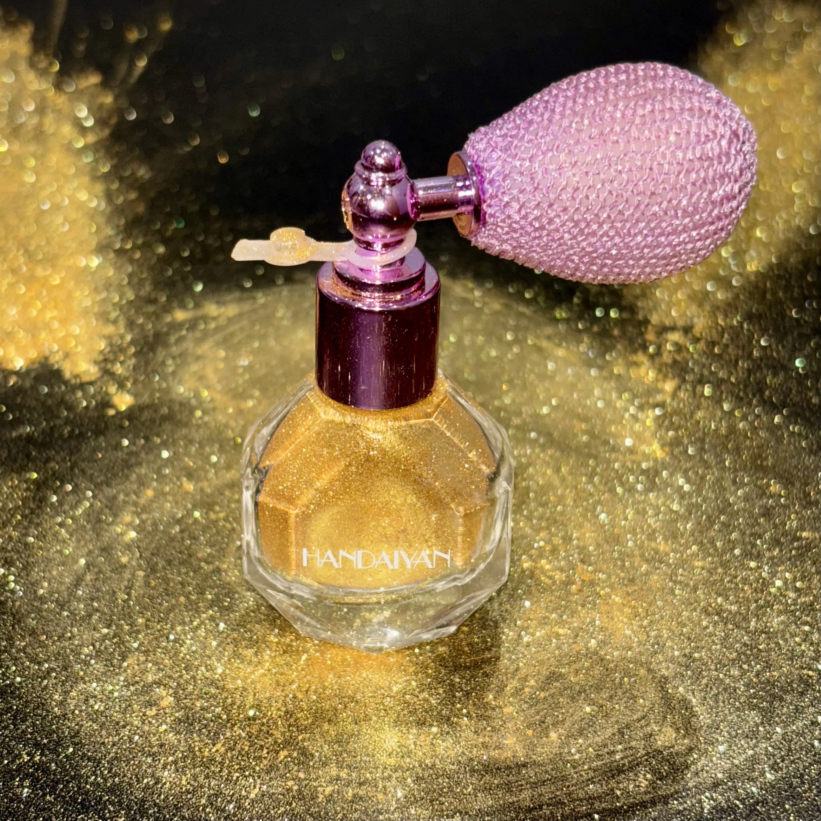 Body Glitter Spray Holographic Shimmer Highlighter – Waterproof Transfer-Proof Radiant Glow Powder for Face, Body, Hair & Lips | Lightweight Long-Lasting Buildable Makeup | Y2K Glass Skin Coquette | Festival Rave Halloween Party Daily Wear Women
