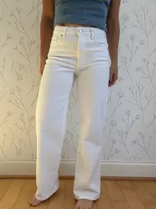 Spring Standard Jeans