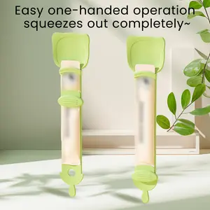 2 Counts Cat Strip Feeders, Safe Durable and Easy to Clean，Cute Cat Head Shape Cat Strip Squeeze Spoons