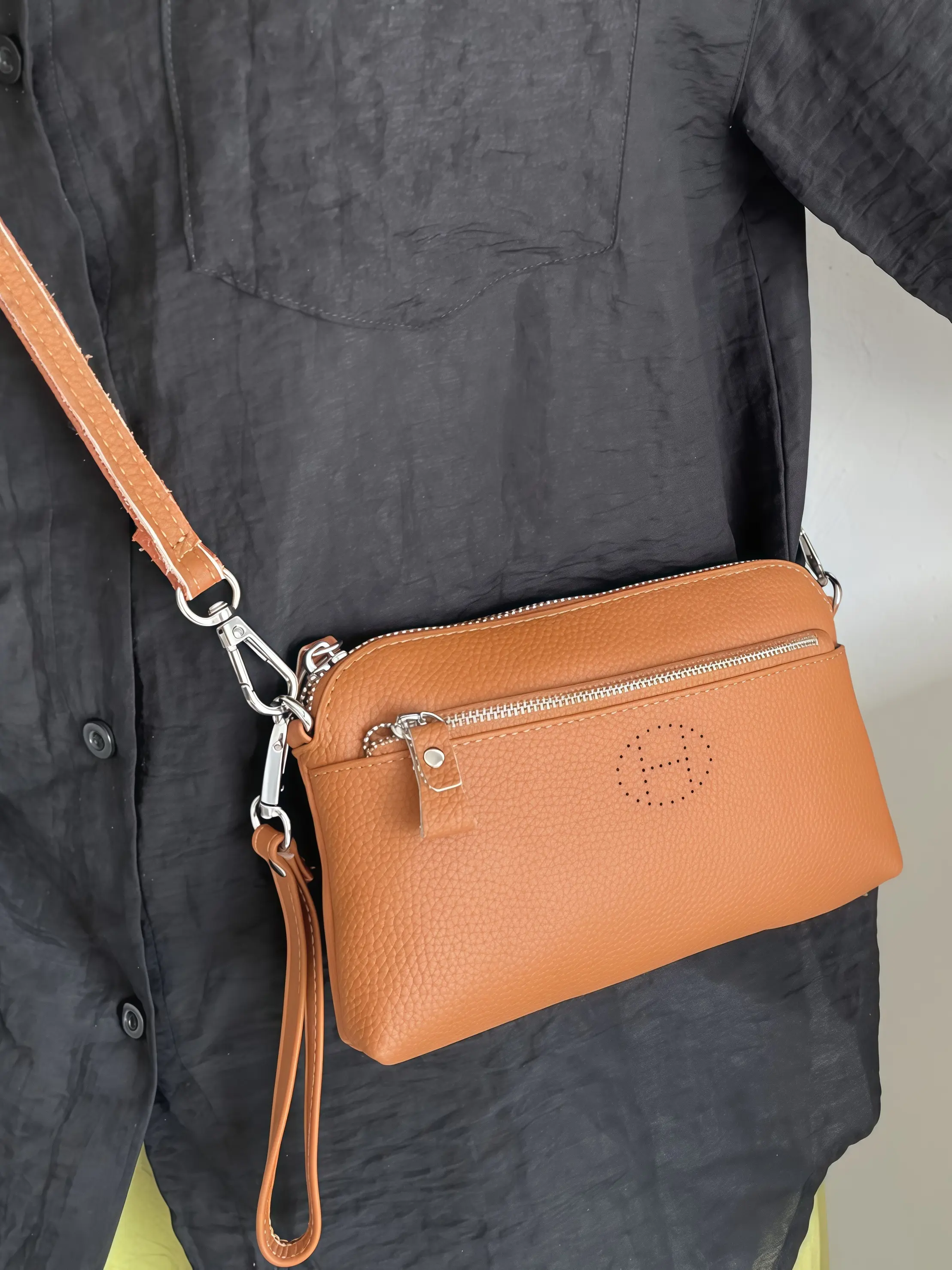 Women's Genuine Leather Crossbody Bag, Fashionable Daily Crossbody, Fashionable Handbag & Phone Wallet, Stylish Shoulder Clutch Purse, Crossbody Shoulder Purses, Cowhide Bag, Cross Body Bags, Perfect Gift Idea