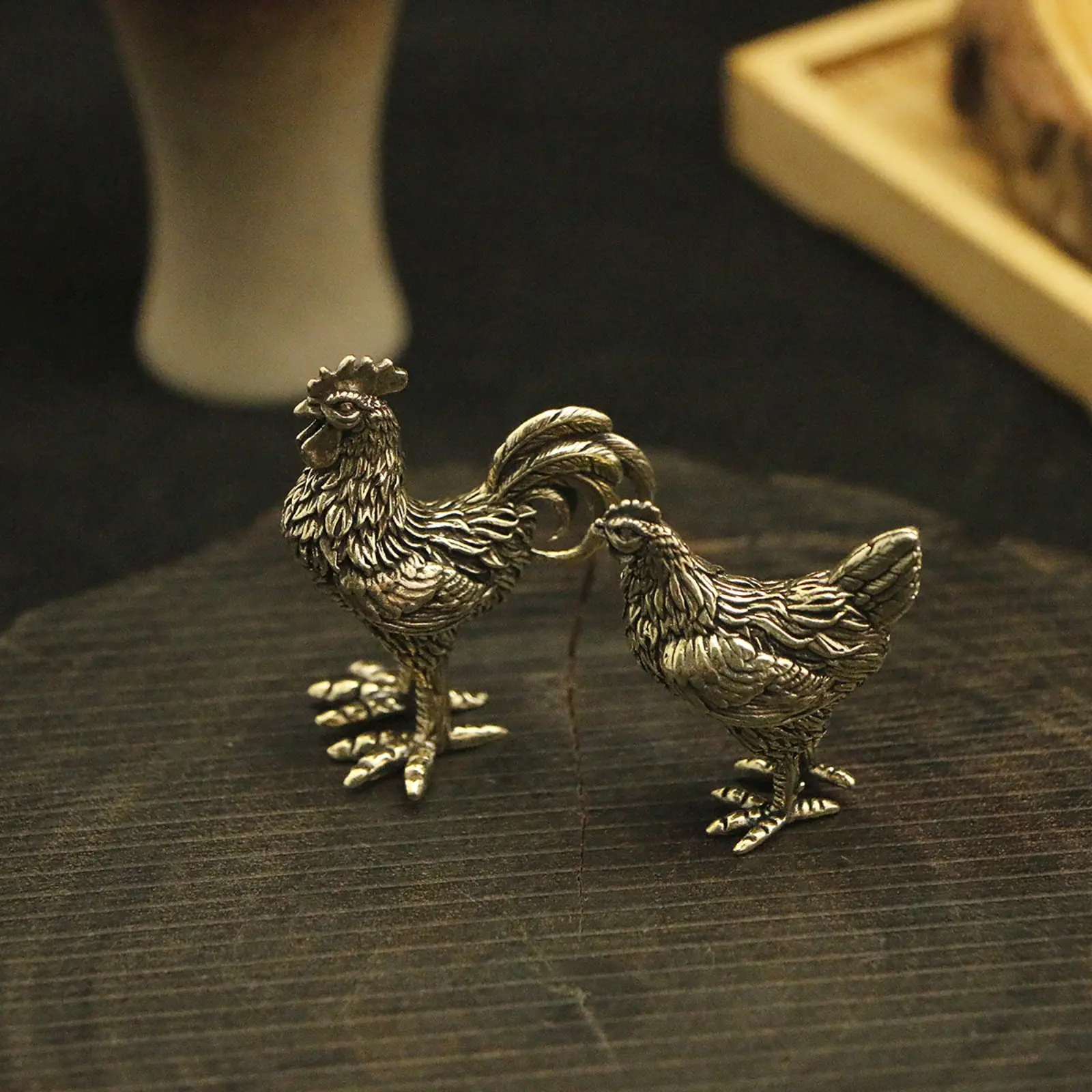 Handmade Brass Zodiac Bird Decorative Figurines - Artificial Resin Chaoyang Rooster, Mini Hen Home Decor Statue, Cute Collectibles, 3D Trinket Figurines for Living Room Desktop, Tea Table Decor