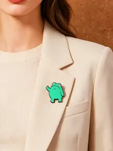 1 fashionable, light luxury, trendy, cool imitation frog cartoon brooch, elegant and versatile pin with anti glare buckle and collar pin, suitable for women's daily party clothing accessories wearing