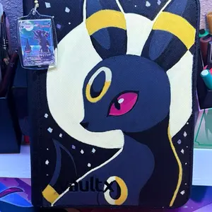 Umbreon 4-Pocket Vault X Binder with Binder Pull vault x