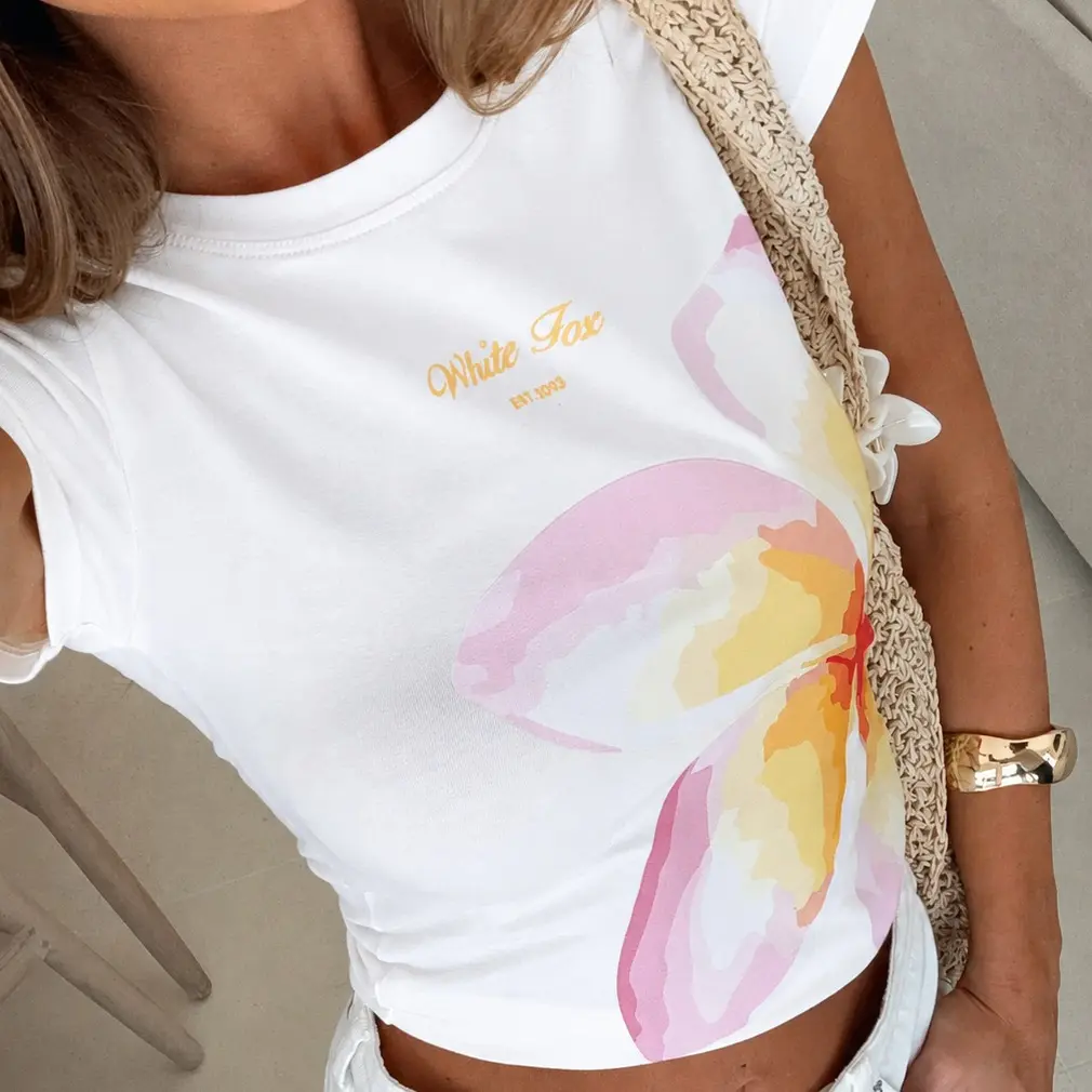 White Fox Plumeria Flower Baby Tee – Pastel Yellow Floral Crop Top, Y2K Summer Graphic Shirt, Girly Streetwear Tee