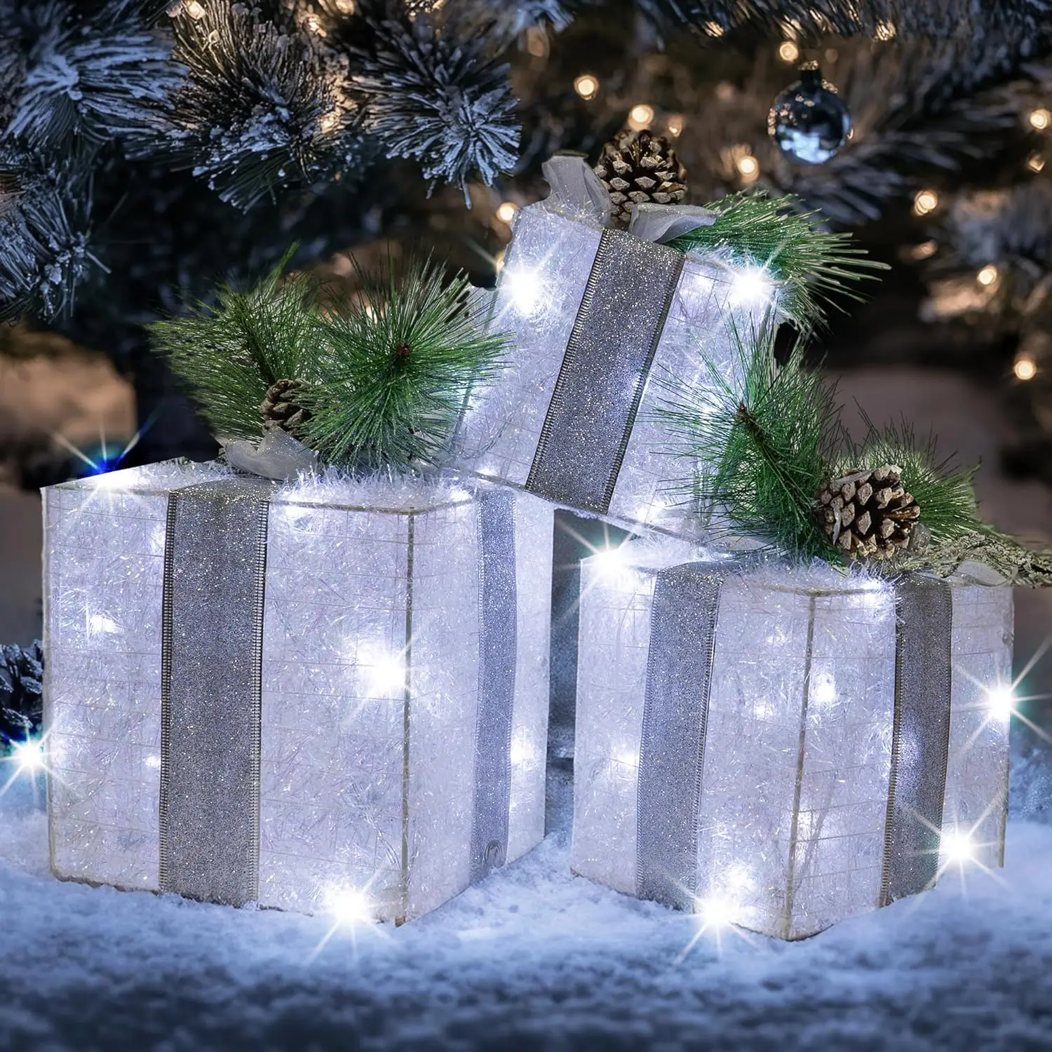 Set of 3 Christmas Lighted  Boxes, Pre-lit 60 LED Light Up Present Boxes Ornament Outdoor White Tinsel Boxes Decoration for Indoor Christmas  Yard Lawn Decor