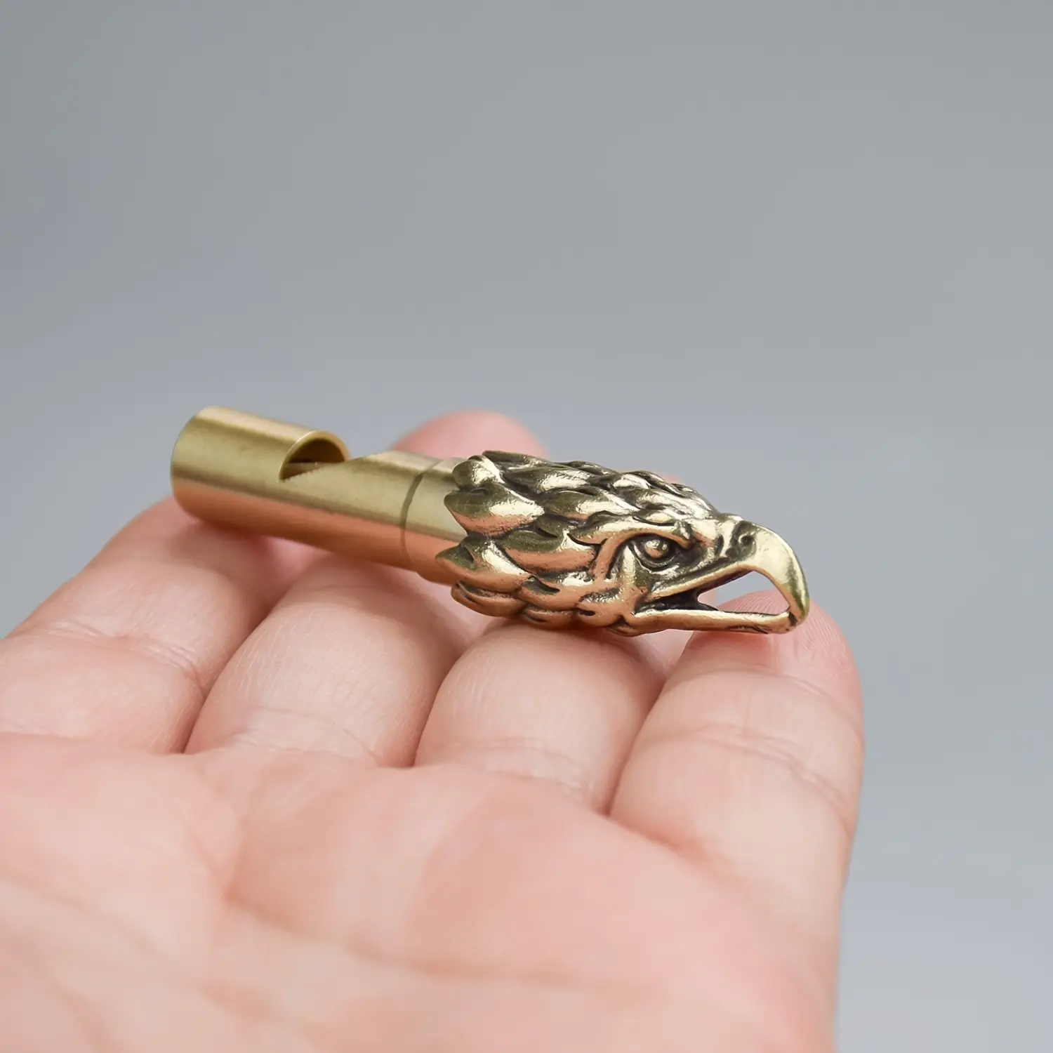 1x Handcrafted Pure Copper Eagle Head Whistle — Exquisite Eagle Design, Keychain Pendant; A Durable Gift for Christmas, Thanksgiving, or Mother's Day — Ideal for Outdoor Enthusiasts