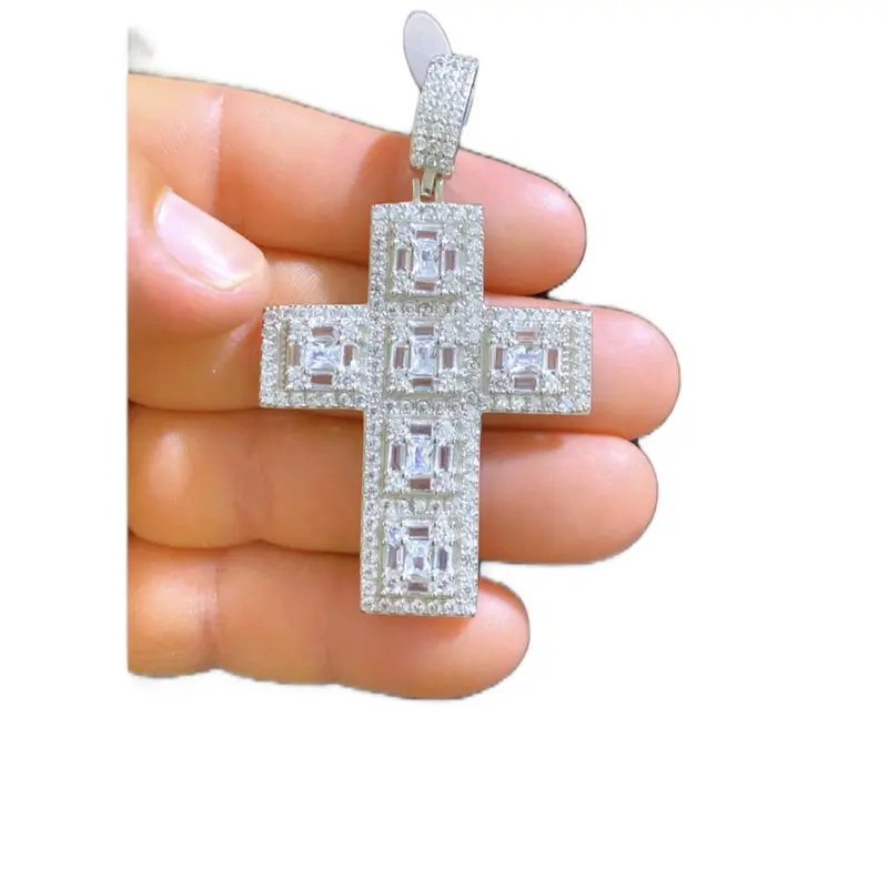 Cruz de Plata 925 italiana auténtica, con acabado brillante y garantizado. Ideal para uso diario, ocasiones especiales o como regalo significativo. Cruz de plata italiana 925 cristo pulido
