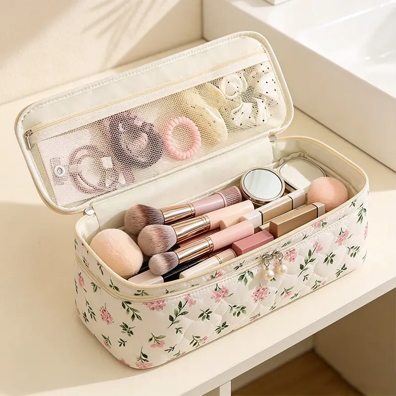 Quilted Floral Hair Tool Storage Bag for Women, Waterproof Polyester Fibre Travel Organizer with Double Layer, Mesh Zipper Pocket, and Pearl Zip Fastener, Hanging Bag, Dual Compartments, Built-In Organizer, Hair Tool Hold, No