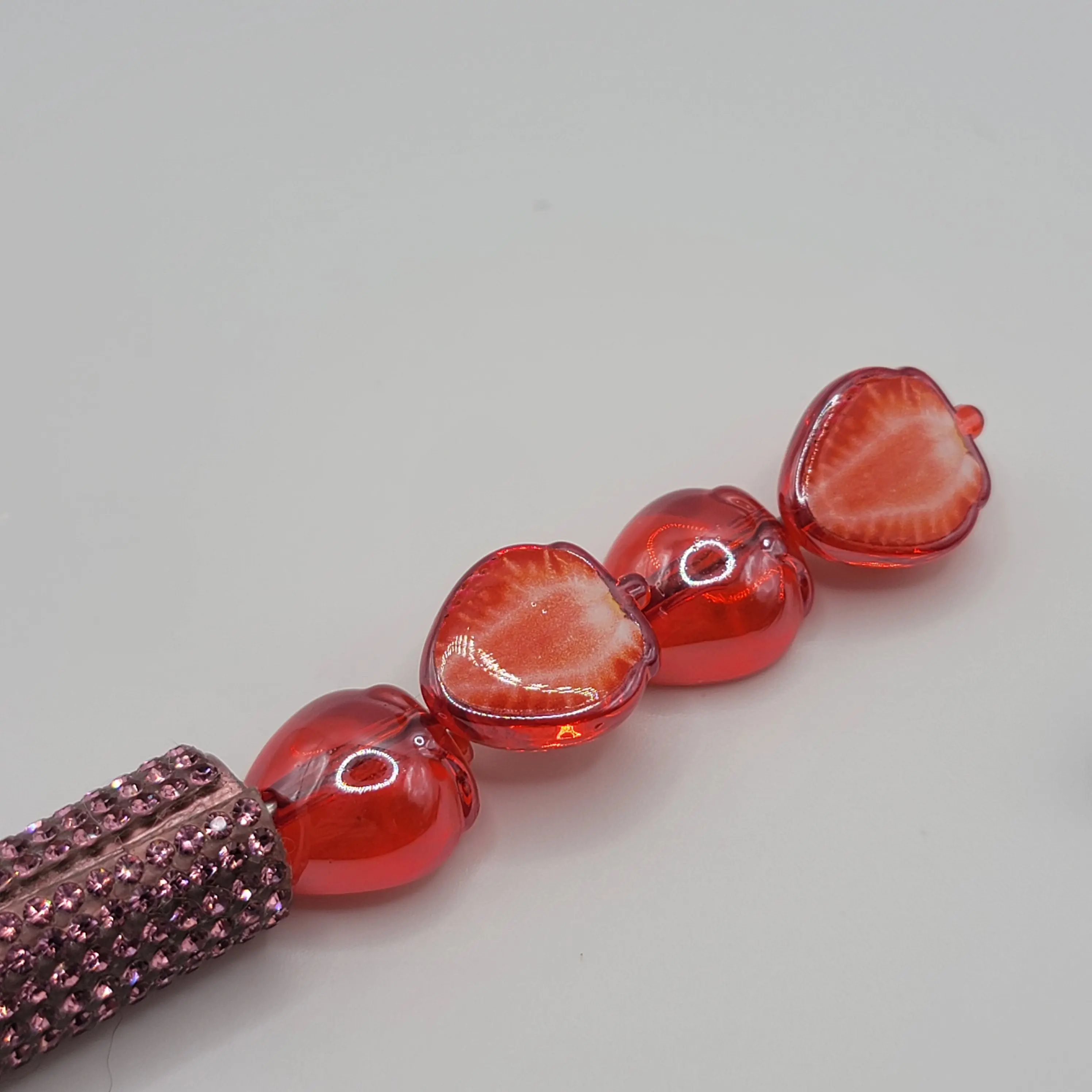 10-Piece Realistic Artificial Resin Strawberry Bead Assortments, 10 per Order, Beads Charms Accessories for DIY Beading & Jewelry Making Crafts