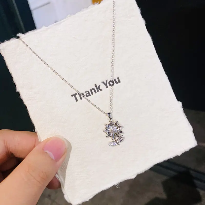 D35 Silver Sunflower