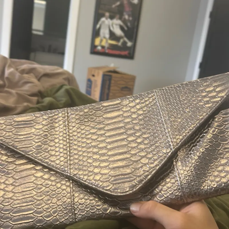 Urban Expressions Metallic Silver Snake Skin Effect Clutch Snap