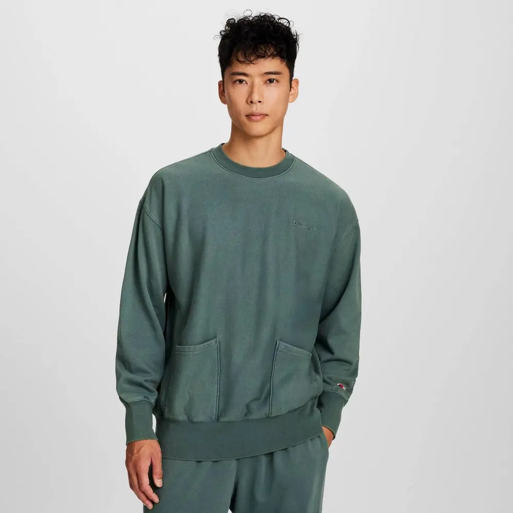 Champion Men's Washed Classic Sweatshirt, Menswear Garment with Pocket, Soft Fabric for Casual Wear