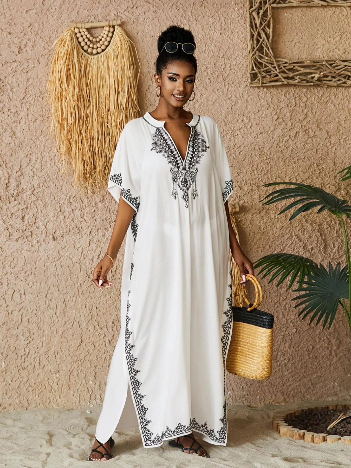 Arabic Clothing- Modesty Muslim Clothing Contrast Binding Notched Side Split Arabian Dress, Modesty Casual Embroidery Batwing Sleeve Kaftan Style, Summer Caftan, Summer Maxi Clothes, Beach Kaftans, Kaftan Dresses
