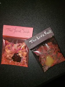 Soulful Hippie The Love Sack - Carved Crystal Heart & Pink Rose Pedals - Love Incense Powder with Wild Lavender - Random Crystal