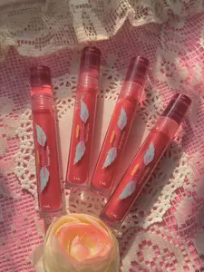 Daisy Peachy Lipgloss - Moisturizing Daisy Peachy Lipgloss - Moisturizing
