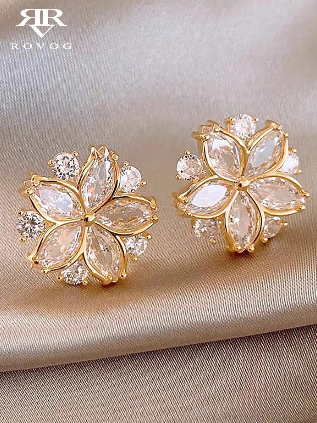 A pair of French-style, light luxury, elegant, niche and unique flower design, glass inlay, high-end ladies' daily, banquet and casual ear studs, High Quality Floral Stud Earrings, Stud Earrings Jewelry