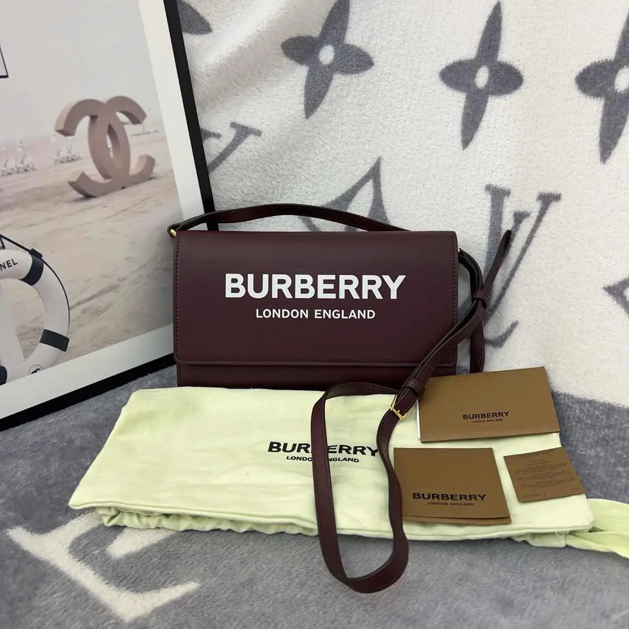 Pre-owned BURBERRY cowhide Shoulder Bags Hazelmere Printed Logo Leather Mahogany Oxblood Crossbody Bag qiqia9297
