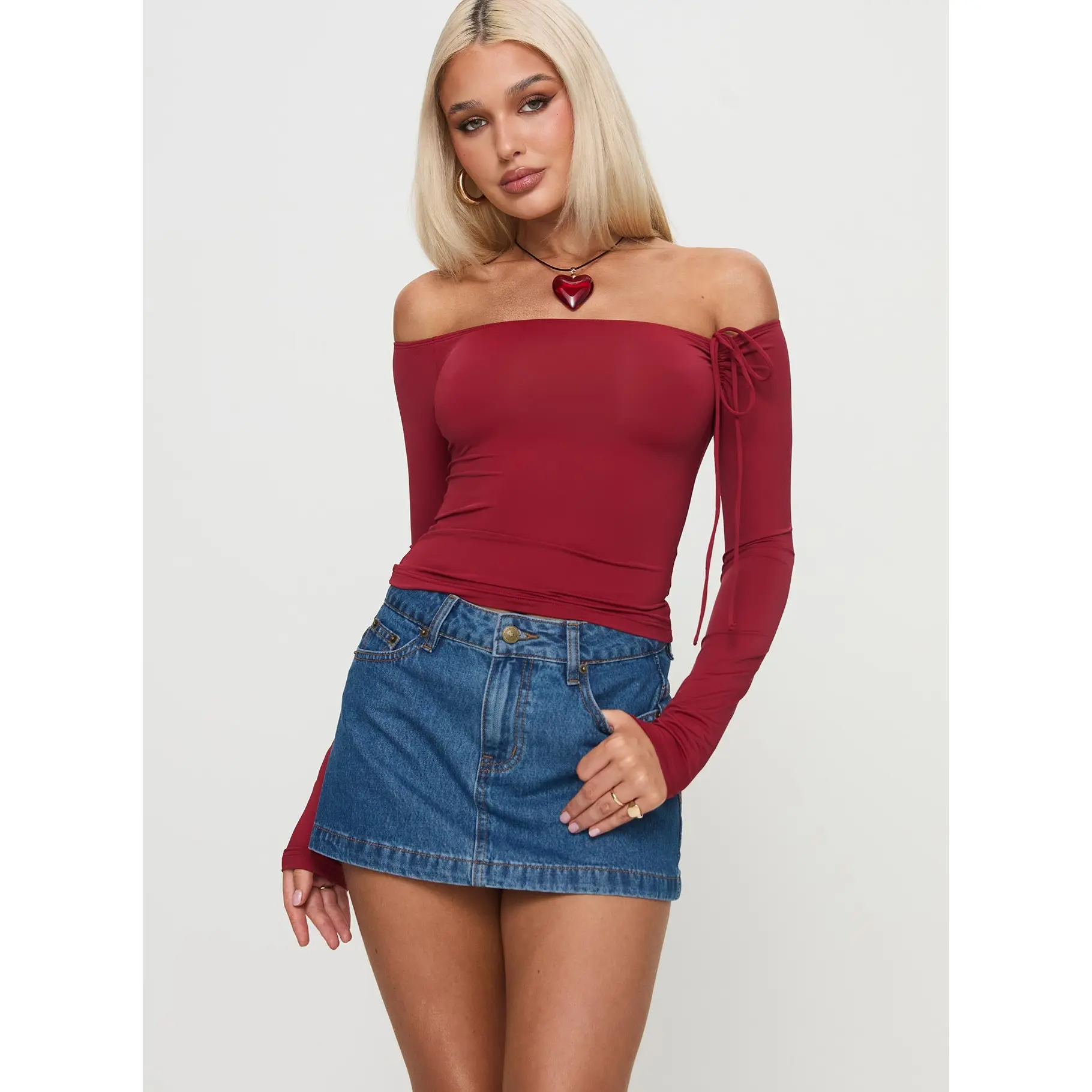 Nicolina Low Rise Denim Mini Skirt Light Wash Petite Nicolina Low Rise Denim Mini Skirt Light Wash Petite