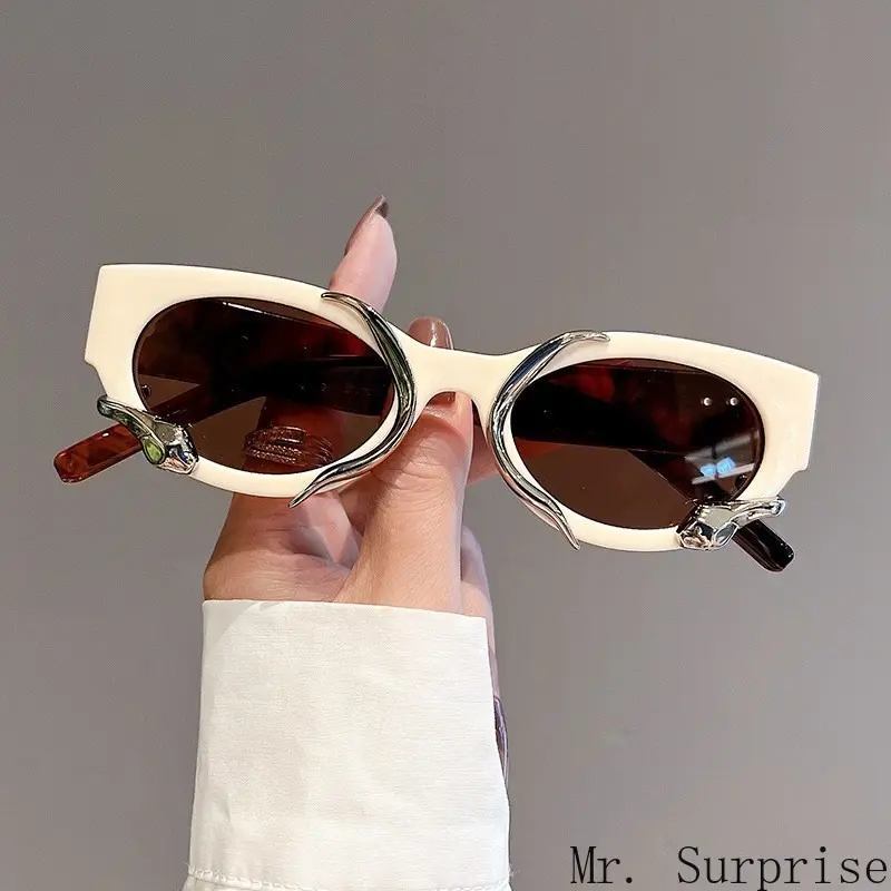 Women's Retro-Inspired Chic Tinted European-American Snake Decor Cat Eye Sunglasses - Jennie-Inspired Future-Style Streetwear Shades, Chic Women's Sunglasses, Retro-Inspired Women's Sunglasses
