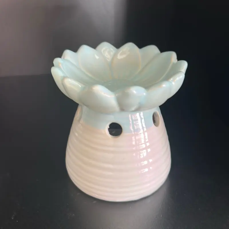 Lotus themed oil burner