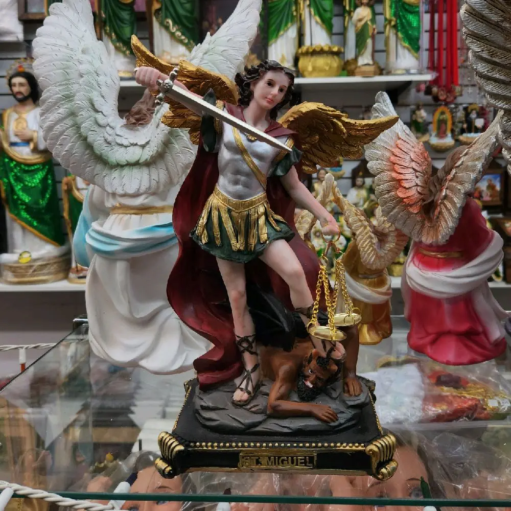 San Miguel Arcangel 12" Inches Tall Alas Doradas 78246 Con Balanza y Espada Movible Saint St Michael Archangel Estatua Brand New Religious art image, home decor, wall decor, church events, gifts