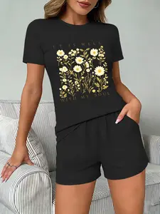 2-Pack Fashionable Round Neck Women's Short Sleeve Shorts Set, Little Daisy Print Short Sleeve Set, Peaceful and Soothing Artsy Style,ying a Peaceful Lifestyle, Casual Wear, Healing Home Style, Casual Solid Color T-Shirt and Hot Pants Set, Women's Set Sui