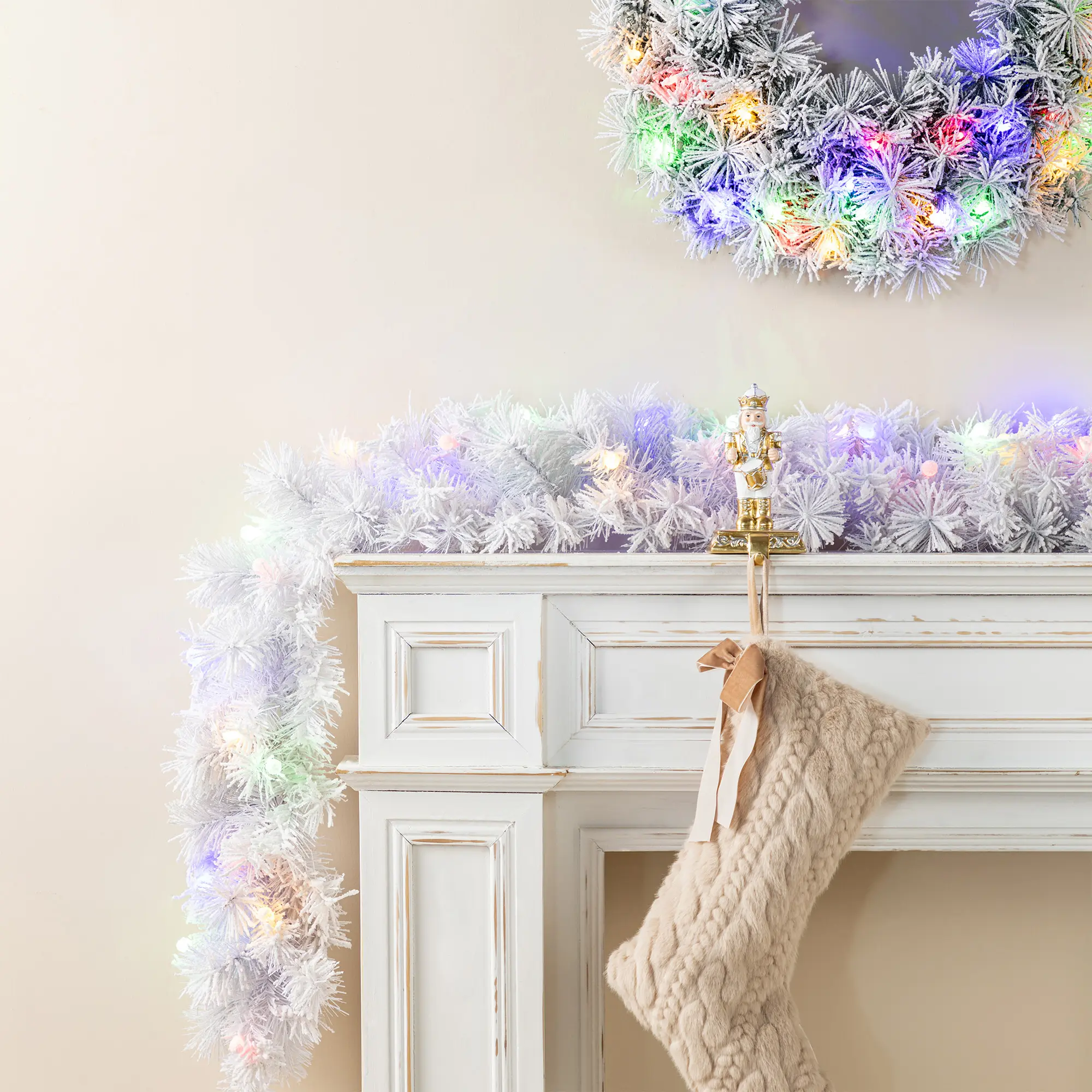 Glitzhome Christmas Pre-Lit Snow Flocked White Pine Garland, 9ft/6ft Options, LED Light Effect Garlands & Swags for Festive Decor, Led Light Effect Wreaths, Garlands & Swags