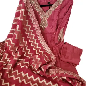 Mud Pink Dola Silk Set with Unique Chevron Pattern and Elegant Design