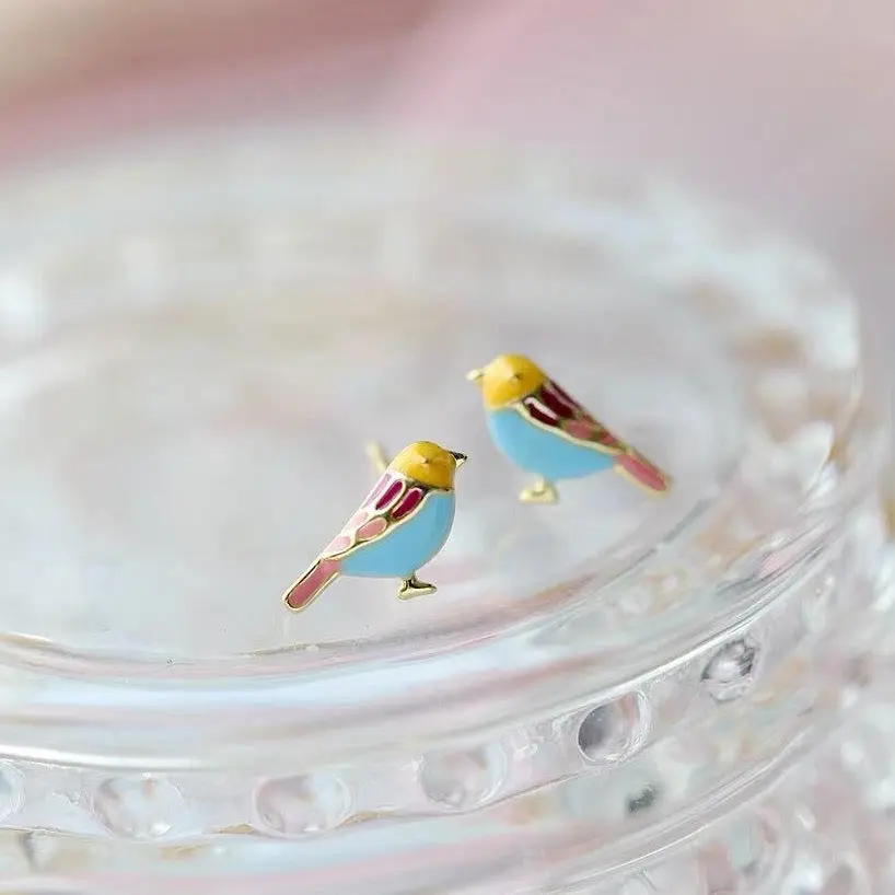 s925 sterling silver gold plated Bird Stud Earrings，Minimalist Simple Unique Earrings for galentine‘s party valentine’s day gift，fashion zirconia earrings，anniversary holiday jewelry，gift for women