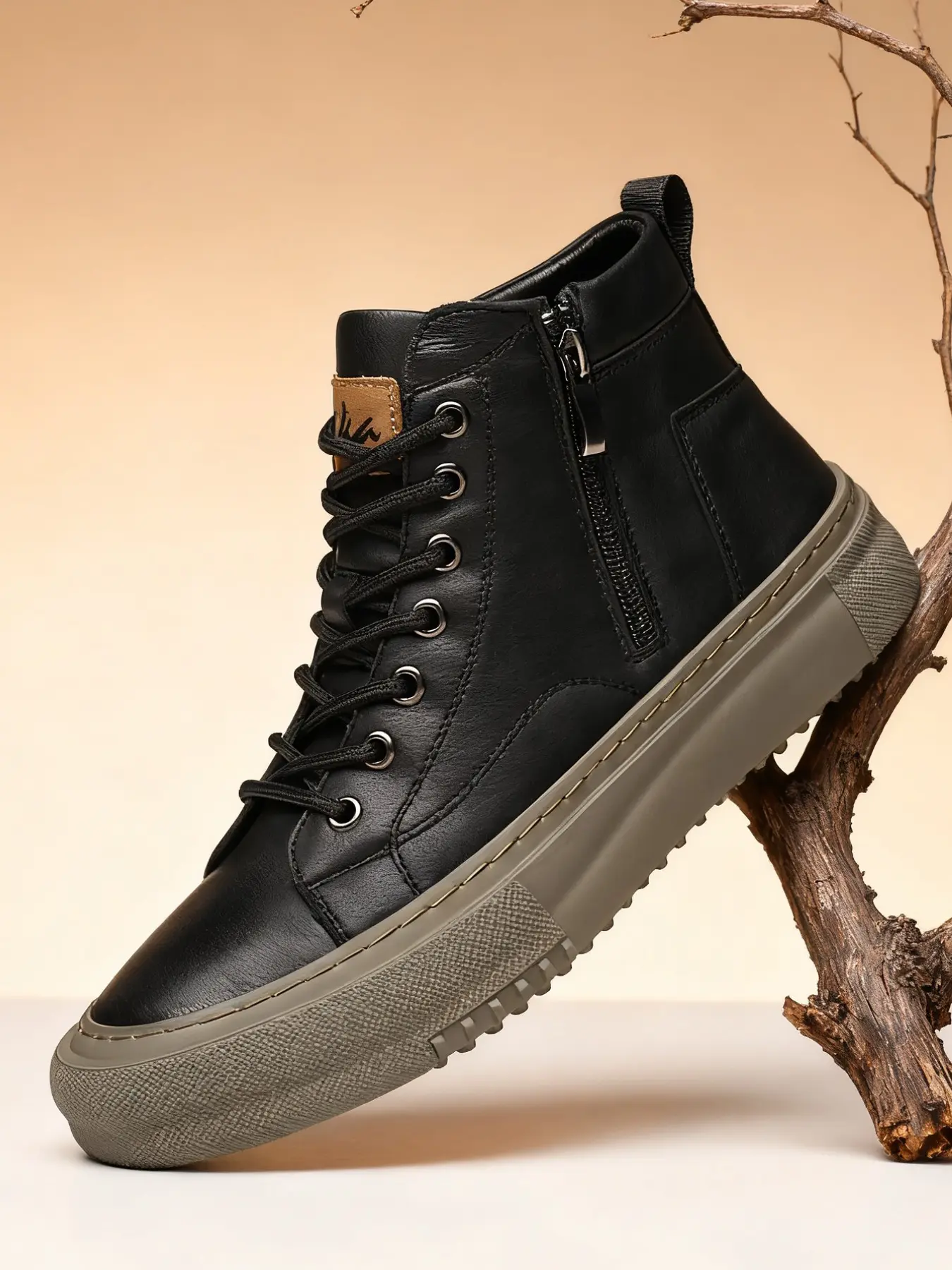 New Outdoor Men's Hiking Boots Casual Walking Shoes Versatile Mid-High Business Sports Running Shoes Men's Trendy Autumn Winter Short Boots Casual Shoes