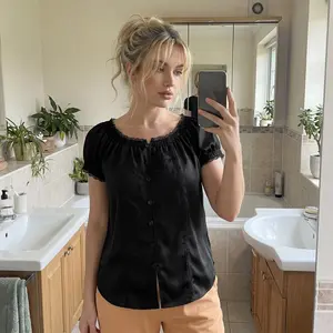 Women Kawaii Lace Trim Silky Shirts Short Sleeve Crewneck Button Up Shirt  Loose Fit Satin T-shirts Cute Going Out Crop Tops