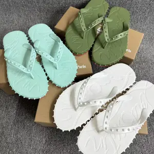 Men's Colorblock Sports Slides - Casual Comfortable Flat Sandals with Rivet Decoration for Summer Walking, Classy Footwear