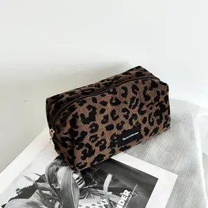 Fashion Leopard Print Makeup Bag, Large-Capacity Cosmetic Storage Bag, Makeup Organizer Pouch, Versatile Storage Bag for Skincare, Lip Balm, Makeup Brushes, Travel Cosmetic Bags