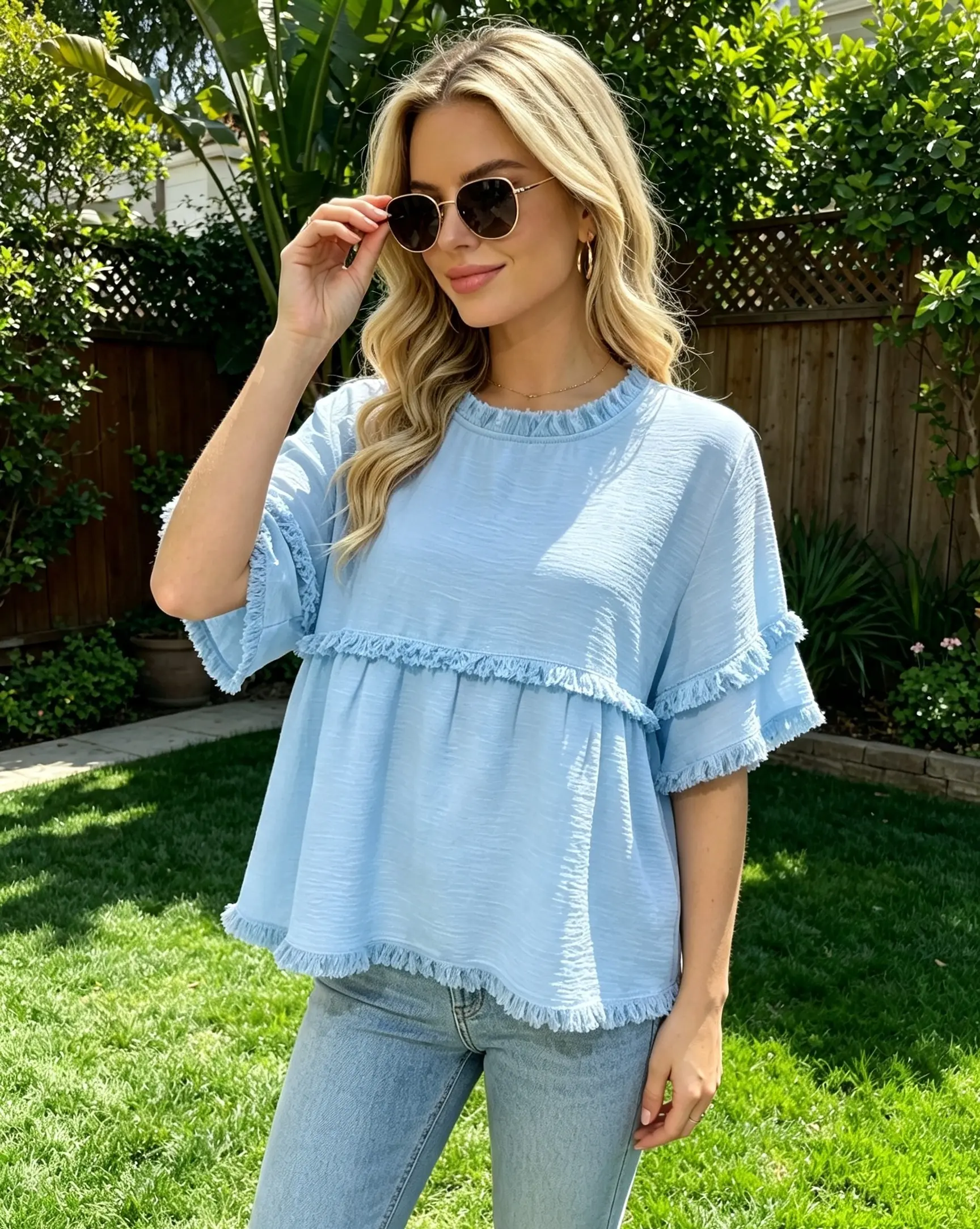 Women's Sports Textured Short-Sleeve Top, Loose-Fitting Round-Neck Pullover with Frayed Fringe Details - Stylish Sports Outerwear for Outdoor Activities