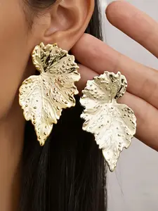 1 Pair of Gorgeous And Elegant Leaf Design Earrings, Suitable for Women to Wear in All Seasons, Daily Life, Banquets/Balls, Travel, Vacations And Other Occasions, As a Holiday And Birthday Gift for Girlfriend/Mother