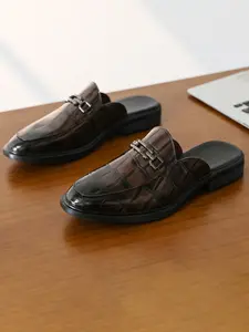 Men's Summer 2026 New Arrival Slip-On Sandals, Glossy Crocodile Pattern Fashion Slippers, Soft Soled Mules, Outdoor Wear, No Heel, Large Size 46